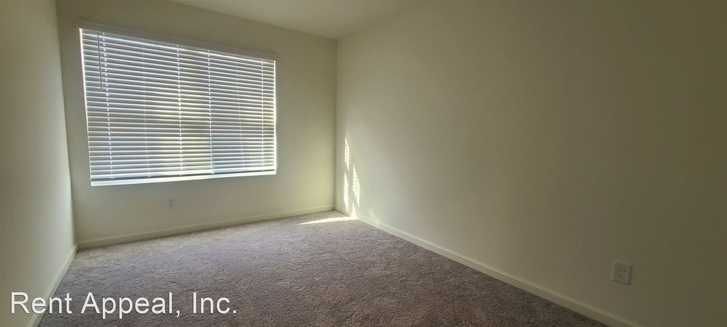 1516 Vernon Blvd - Photo 13