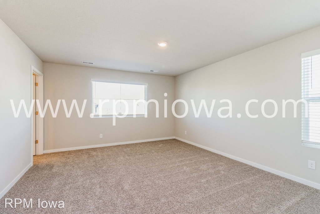 2403 Sw 23rd Street - Photo 4