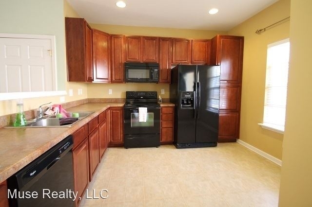 117 Crystal Springs Court - Photo 2