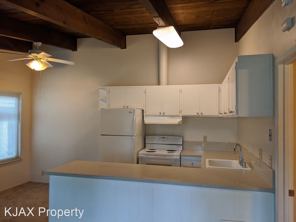 476 E Lassen Ave - Photo 21