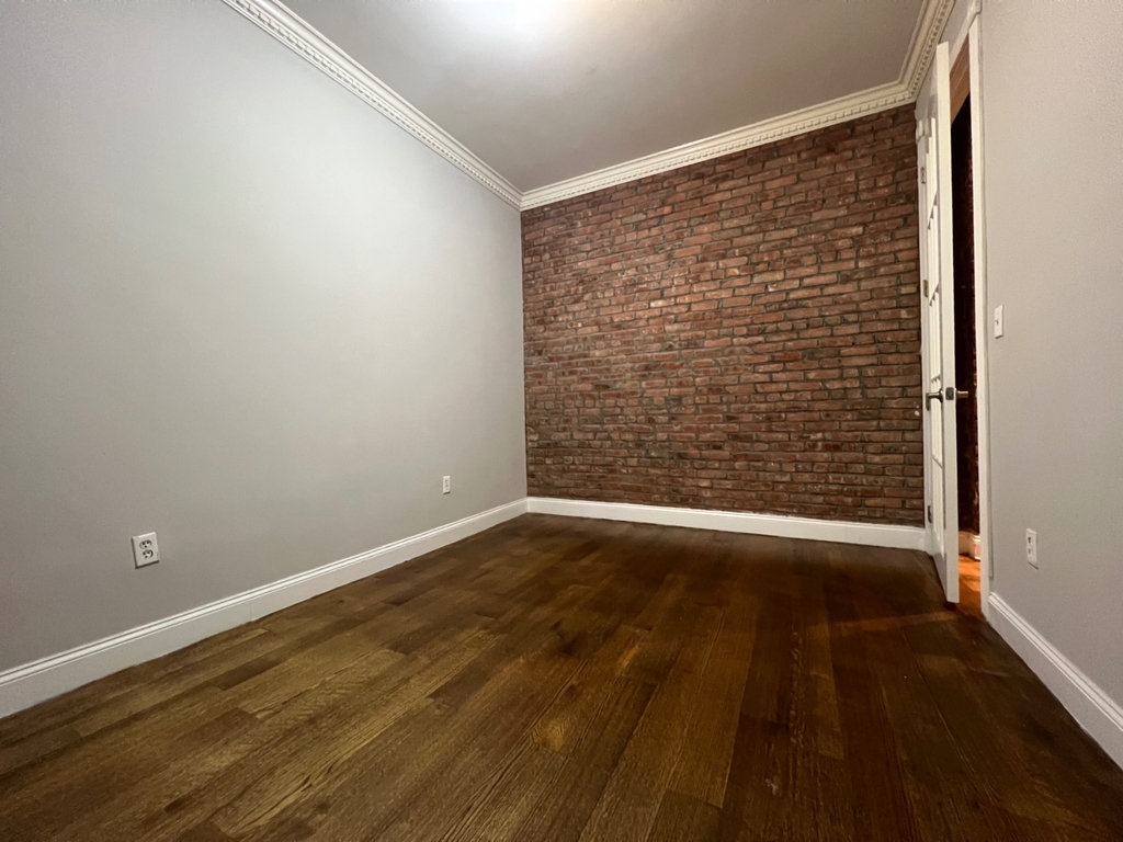 246 Mott Street - Photo 4