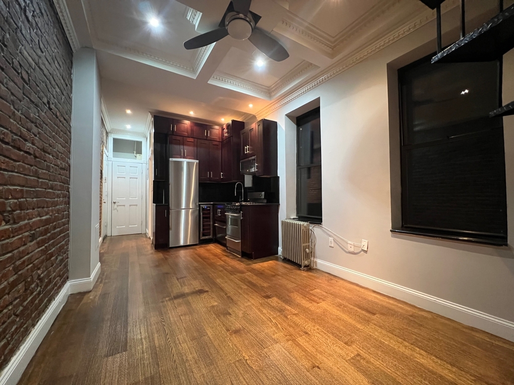 246 Mott Street - Photo 1