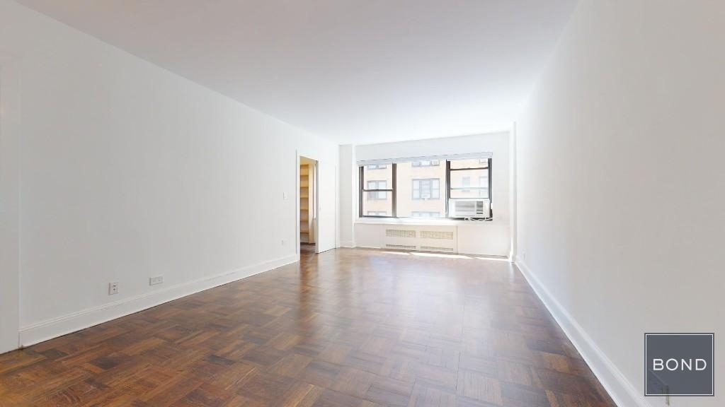 412 East 55th Street - Photo 3