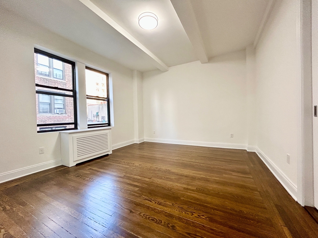 25 West 68th Street - Photo 4