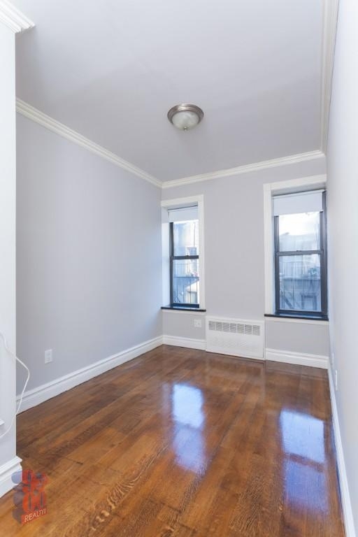 323 West 16th Street - Photo 2