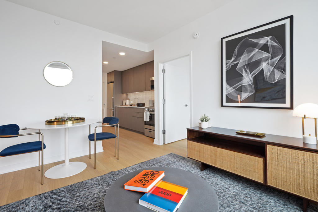 18 Sixth Avenue - Photo 1