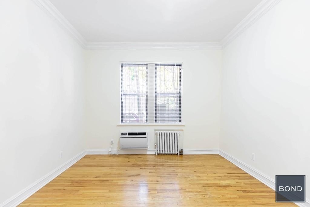 214 East 58th street - Photo 3