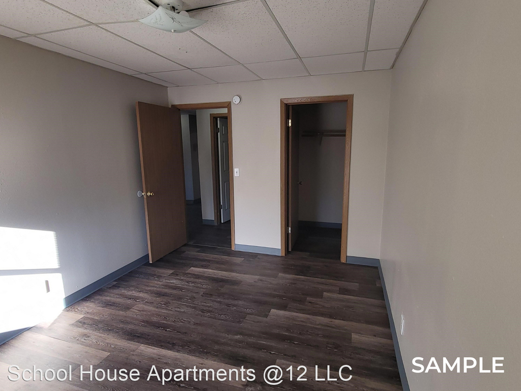 220 E 12th St - Photo 2