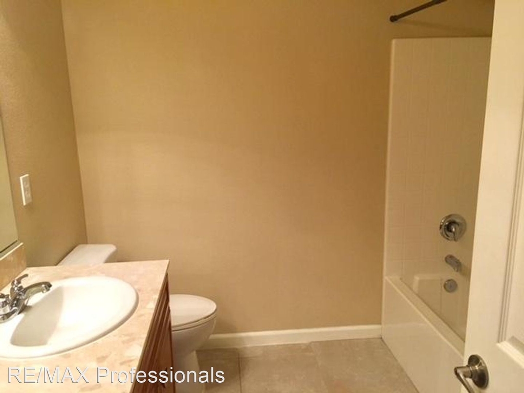 10735 Amber Falls Dr. - Photo 14