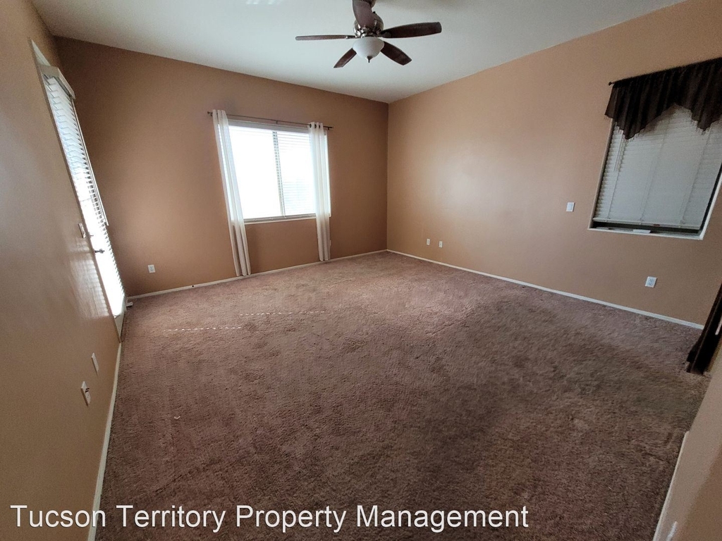 9034 S. Old Oak Ct. - Photo 15