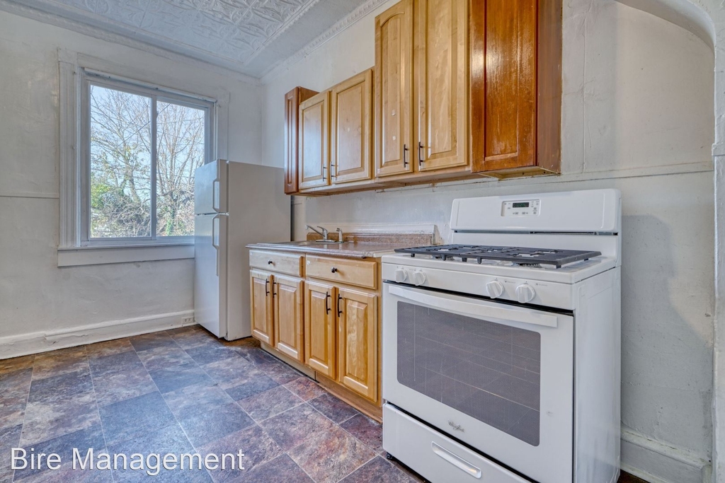 1524 N Patterson Park Ave - Photo 14