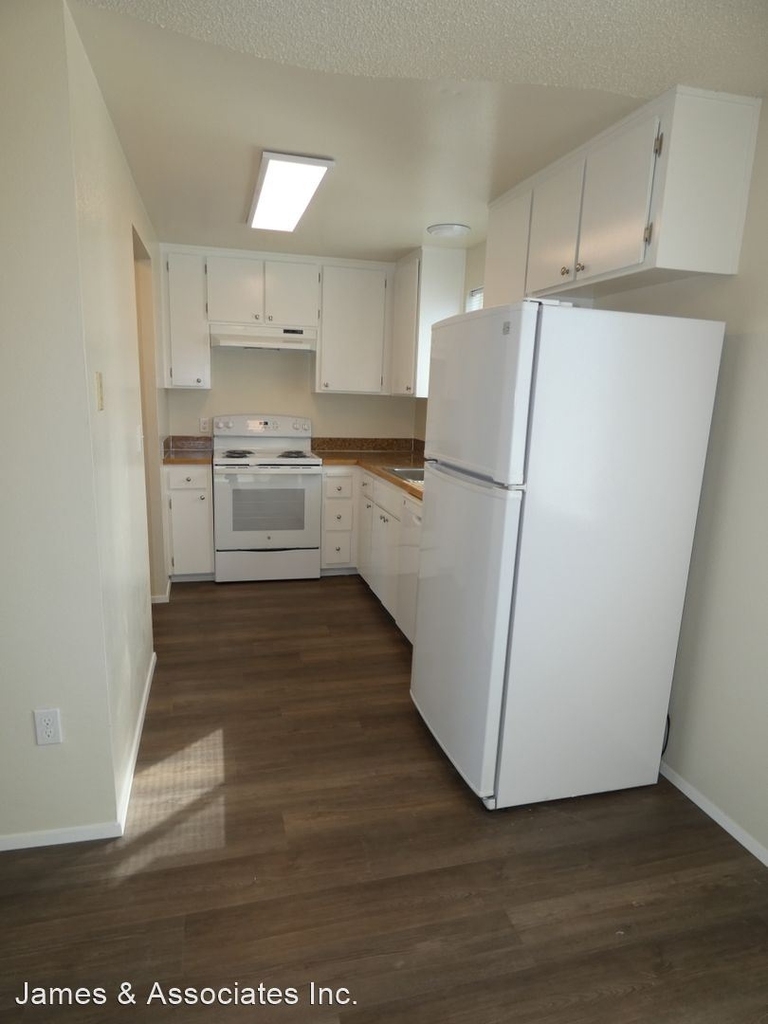 703 E Cedar St - Photo 7