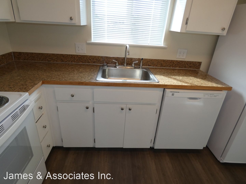 703 E Cedar St - Photo 24