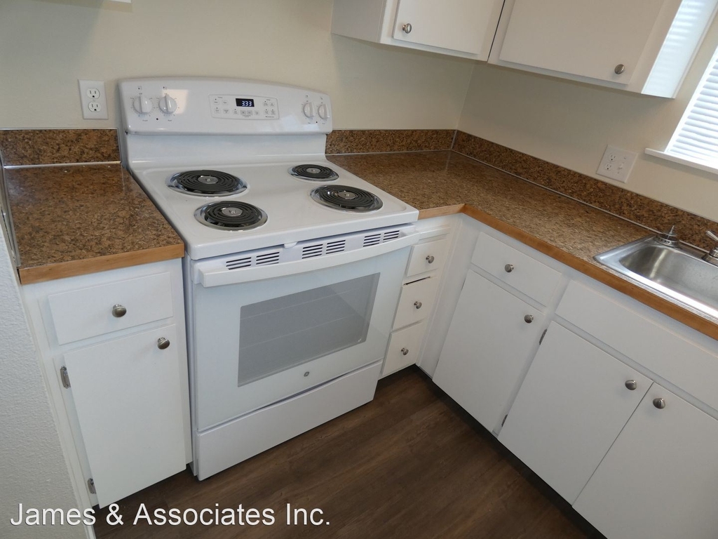 703 E Cedar St - Photo 29