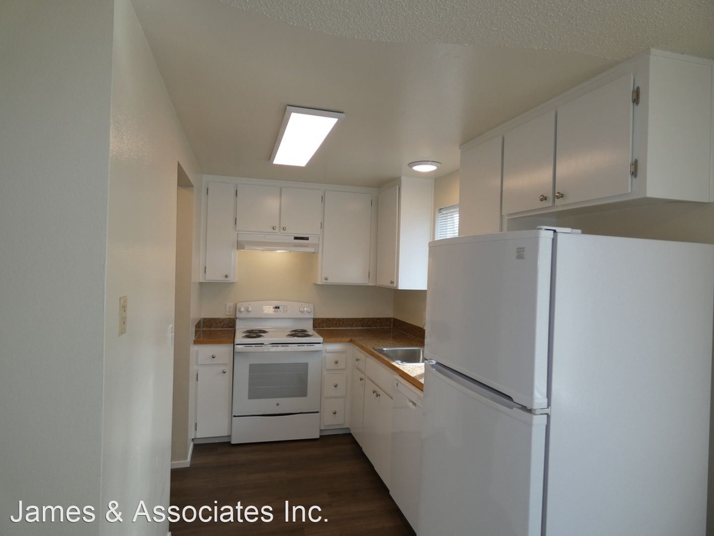703 E Cedar St - Photo 12