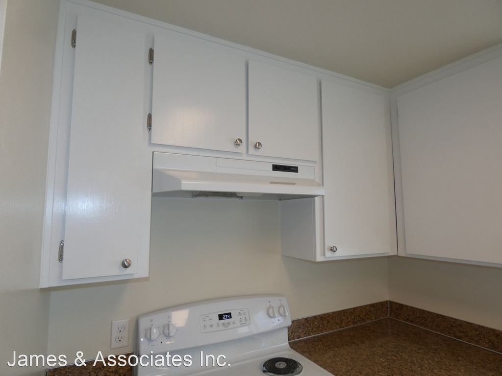 703 E Cedar St - Photo 16