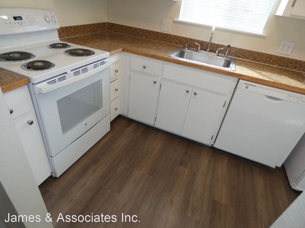 703 E Cedar St - Photo 28