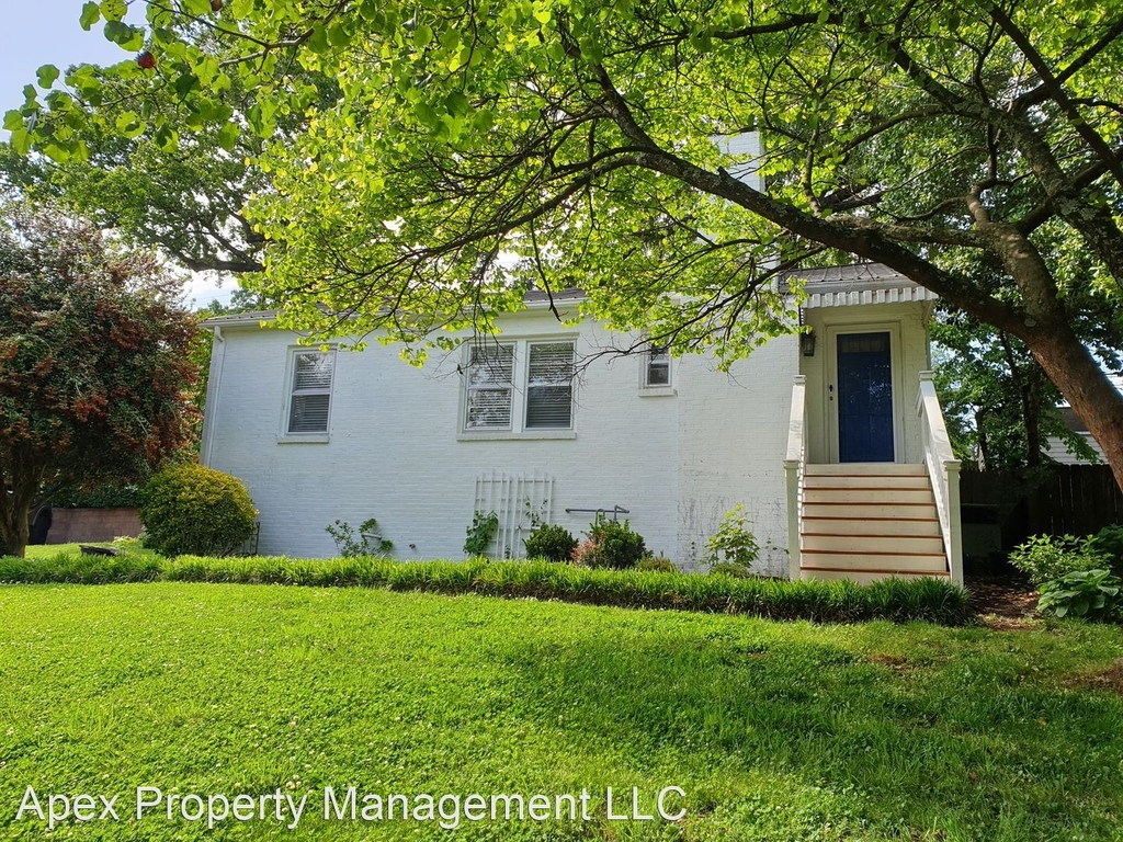 1804 North Hills Blvd - Photo 1