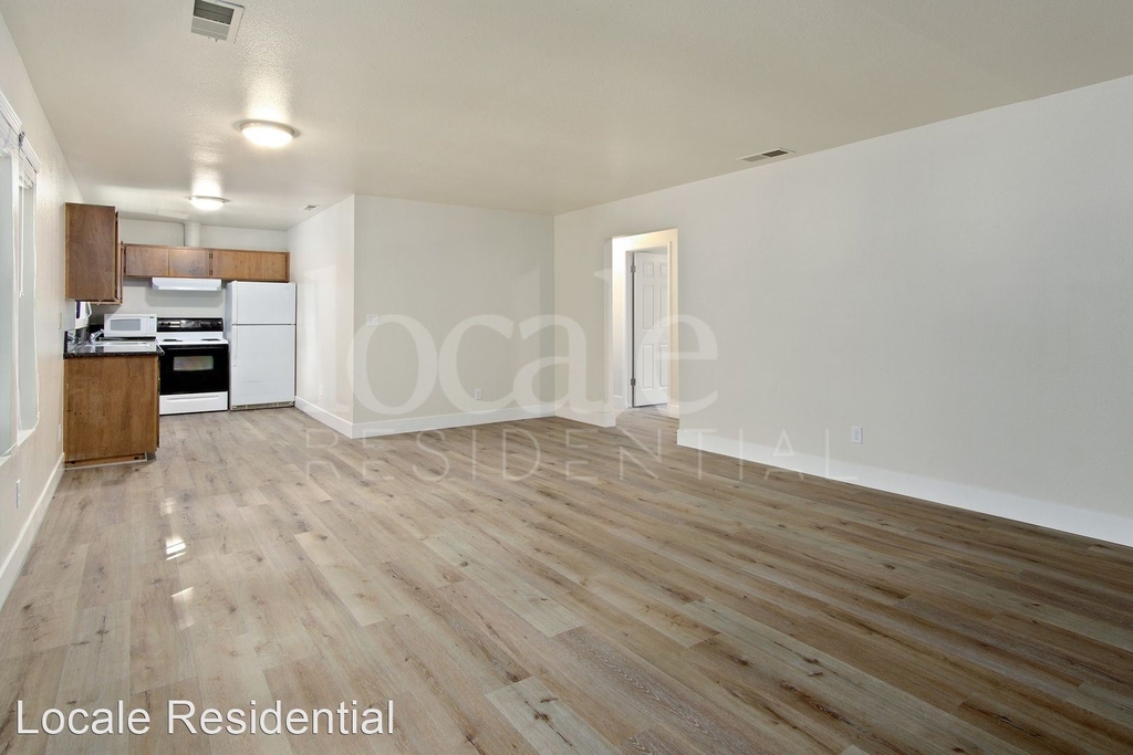 728 West Sacramento Avenue - Photo 1