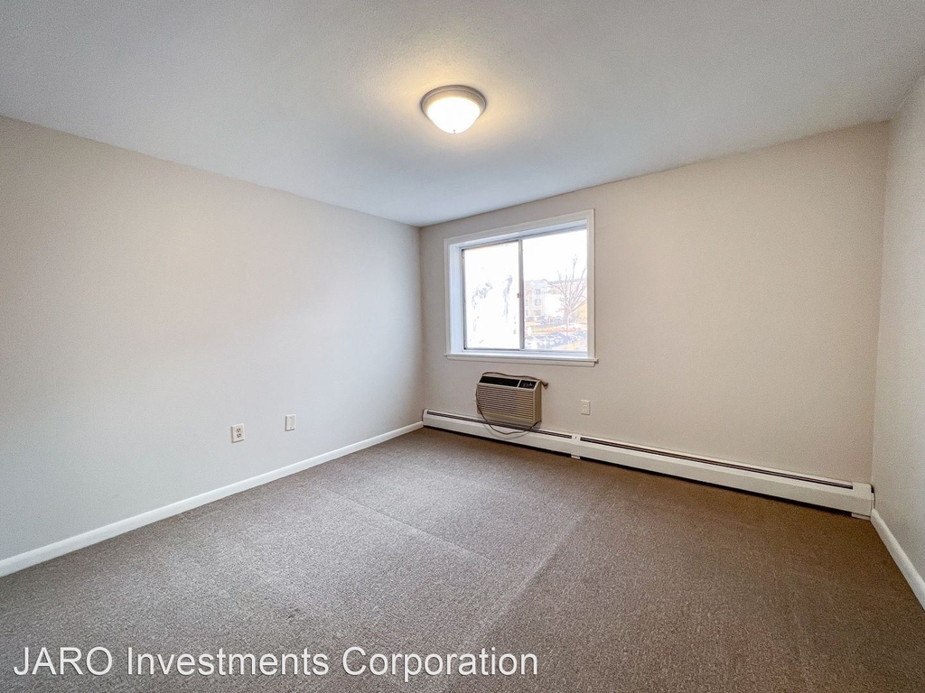 70 Russ Street - Photo 7