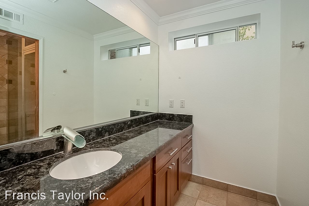 1340 Shinly Place - Photo 36