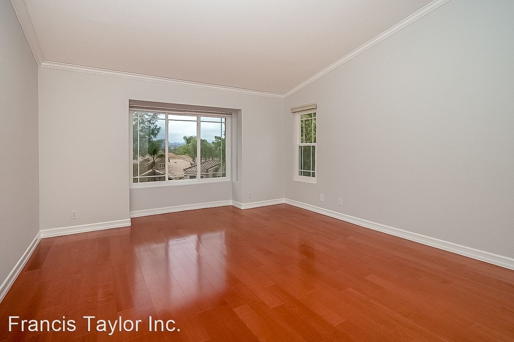 1340 Shinly Place - Photo 16