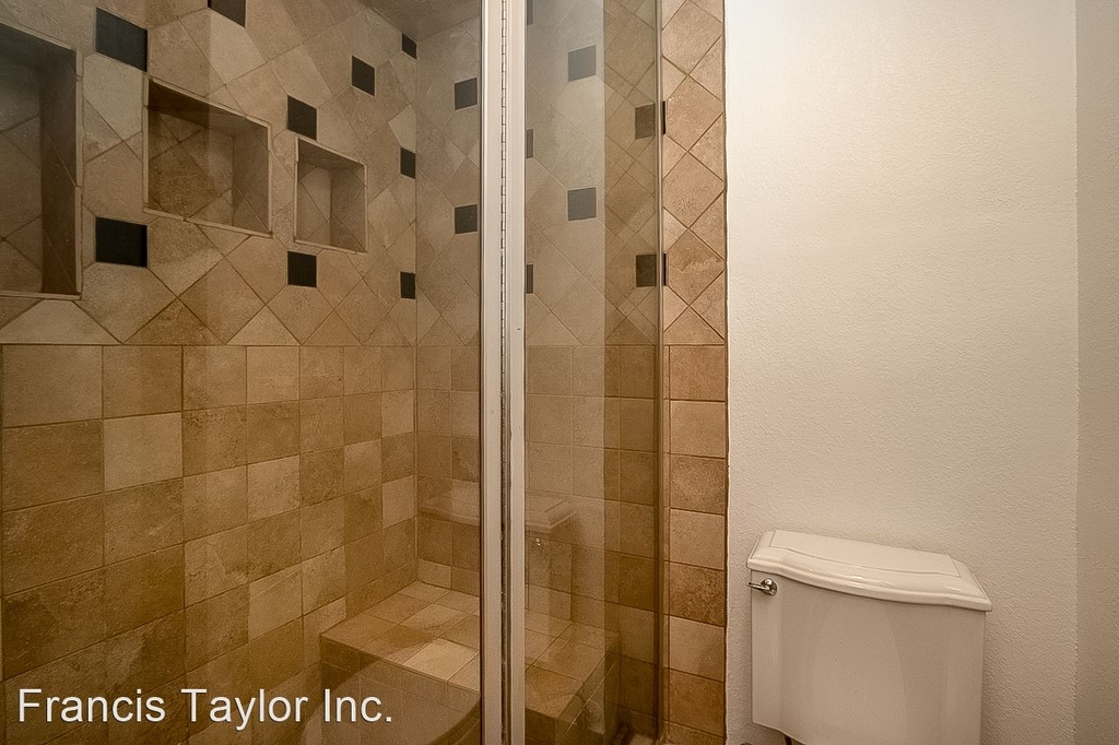 1340 Shinly Place - Photo 37
