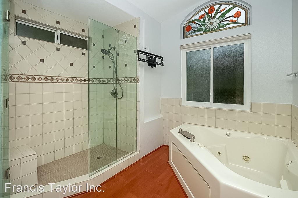 1340 Shinly Place - Photo 32