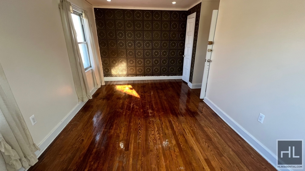 653 East 53 Street - Photo 6