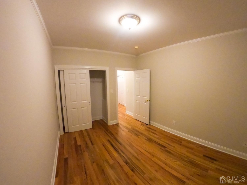 604 Middlesex Avenue - Photo 11