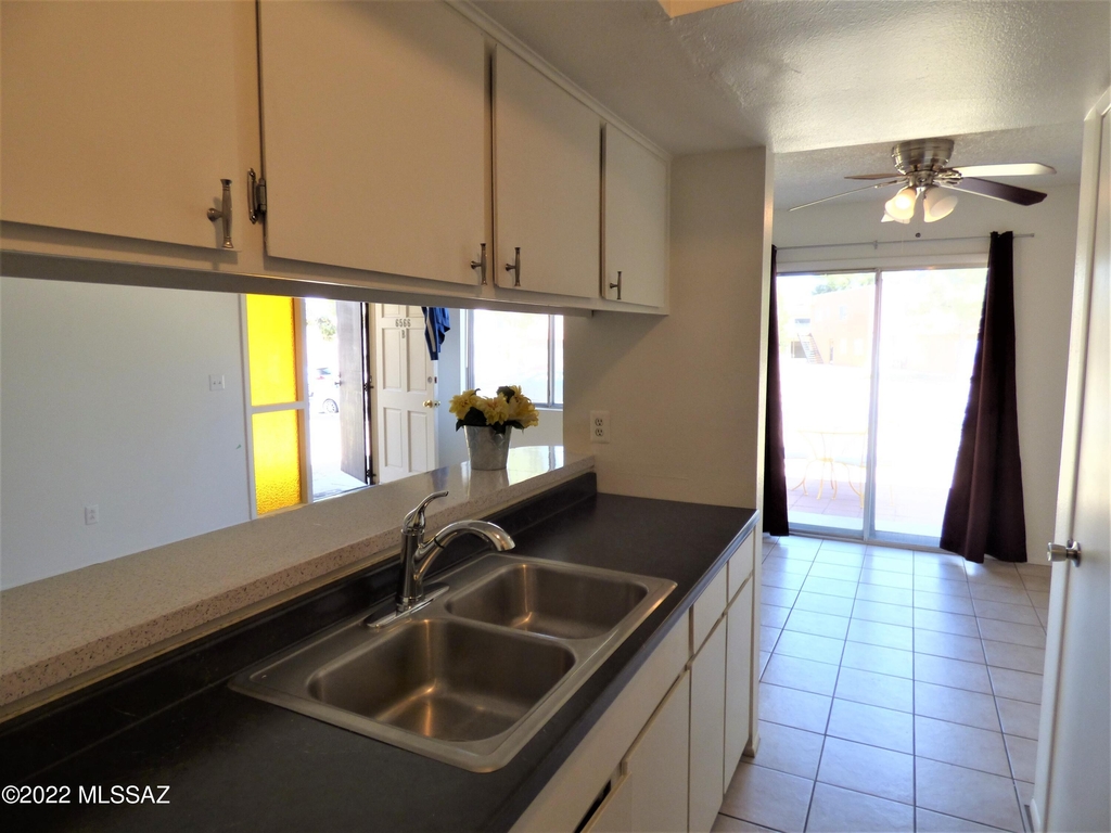 6566 E Calle La Paz - Photo 7