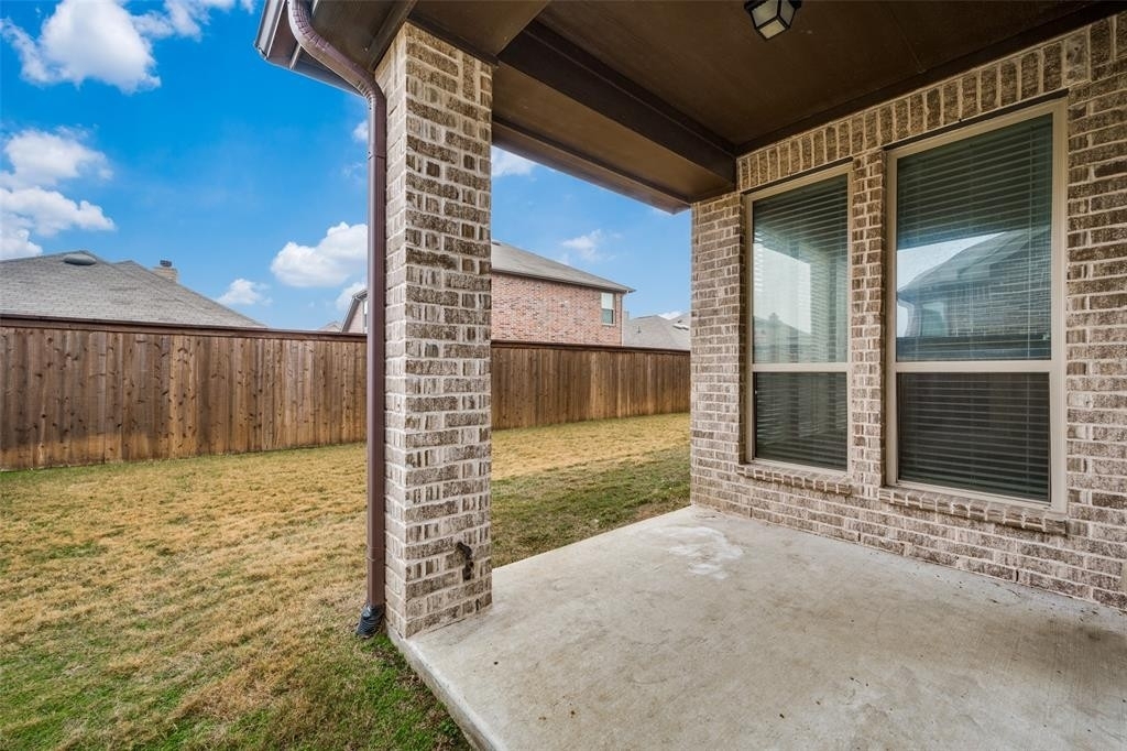 16100 Benbrook Boulevard - Photo 19