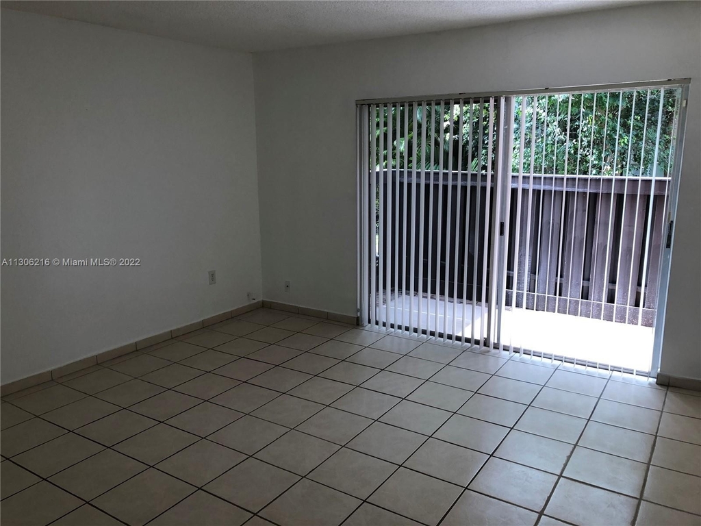 10804 N Kendall Dr - Photo 3