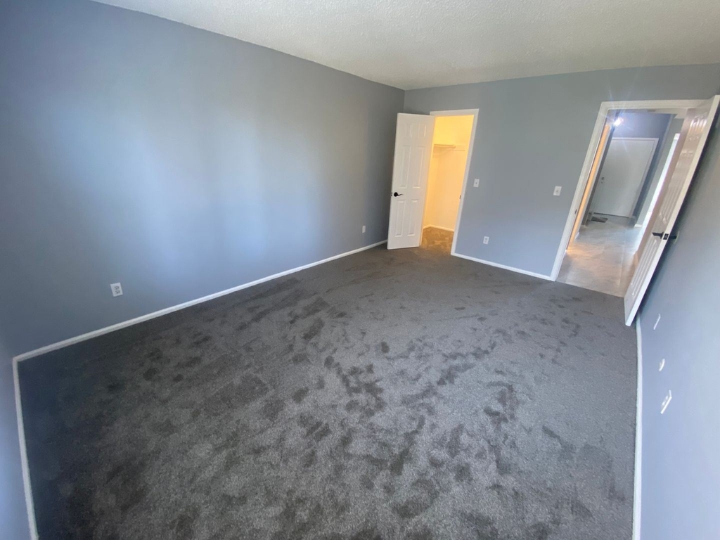 13650 E Evans Ave - Photo 9