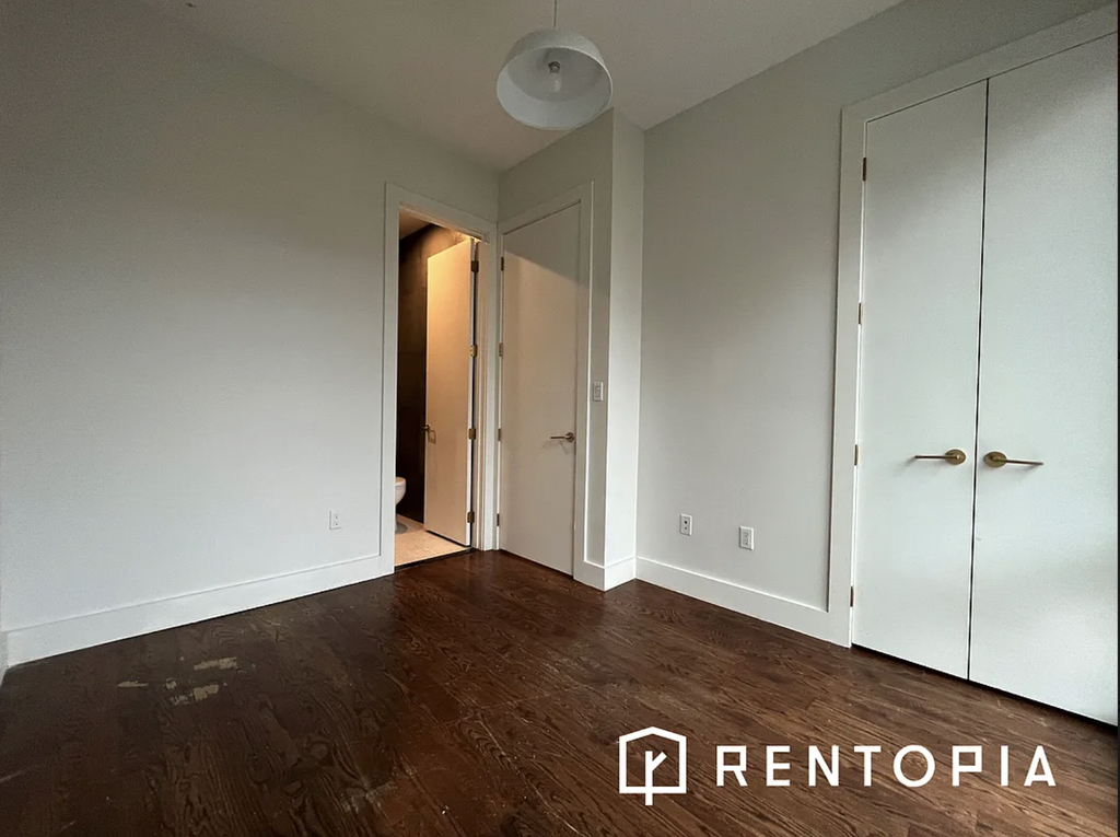 1009 Willoughby Avenue - Photo 13