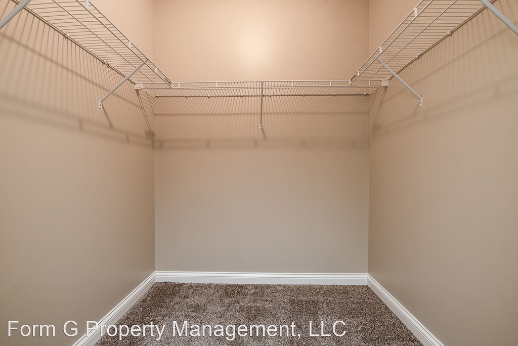 807 E. Main Street - Photo 10