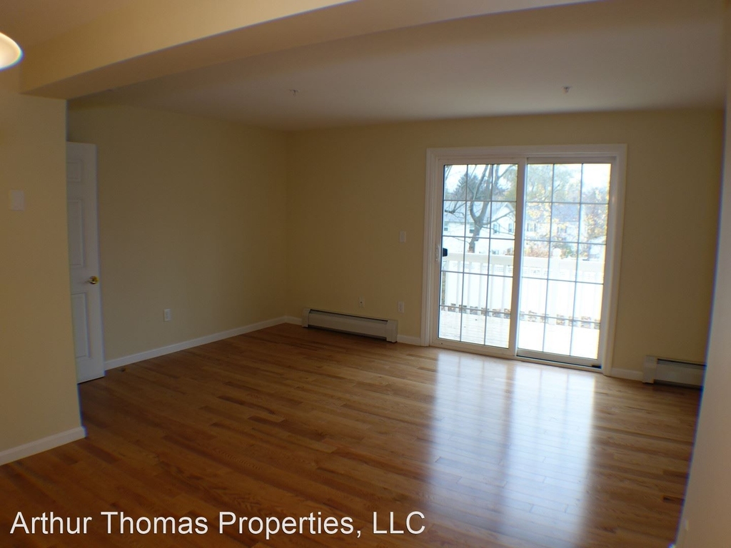 672 Central Ave - Photo 2