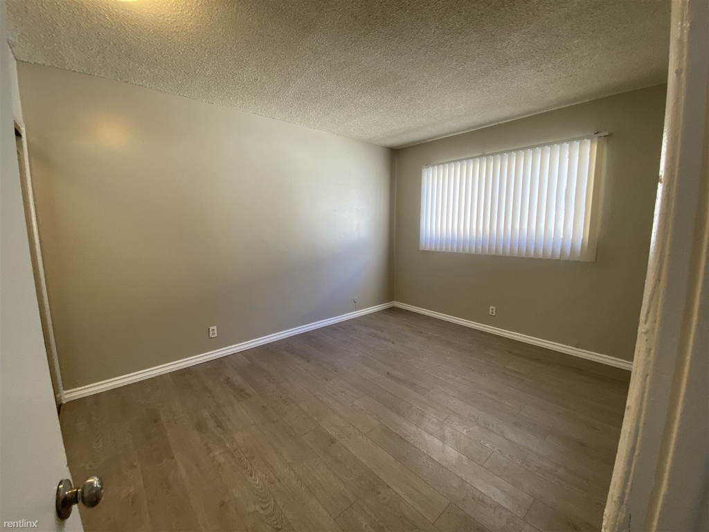 11690 Ramona Blvd - Photo 7