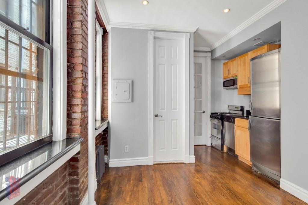 416 East 13th Street - Photo 2