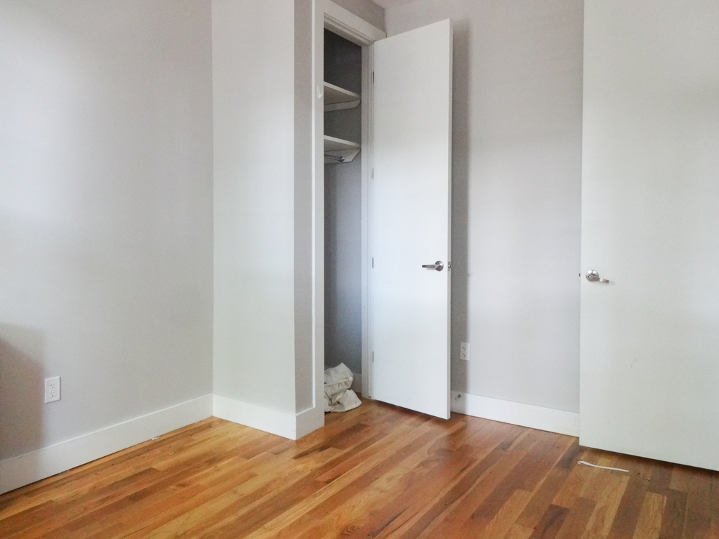 1120 Hancock Street - Photo 1