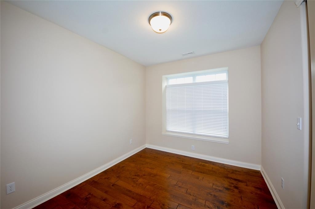 220 Coatsville Drive - Photo 2