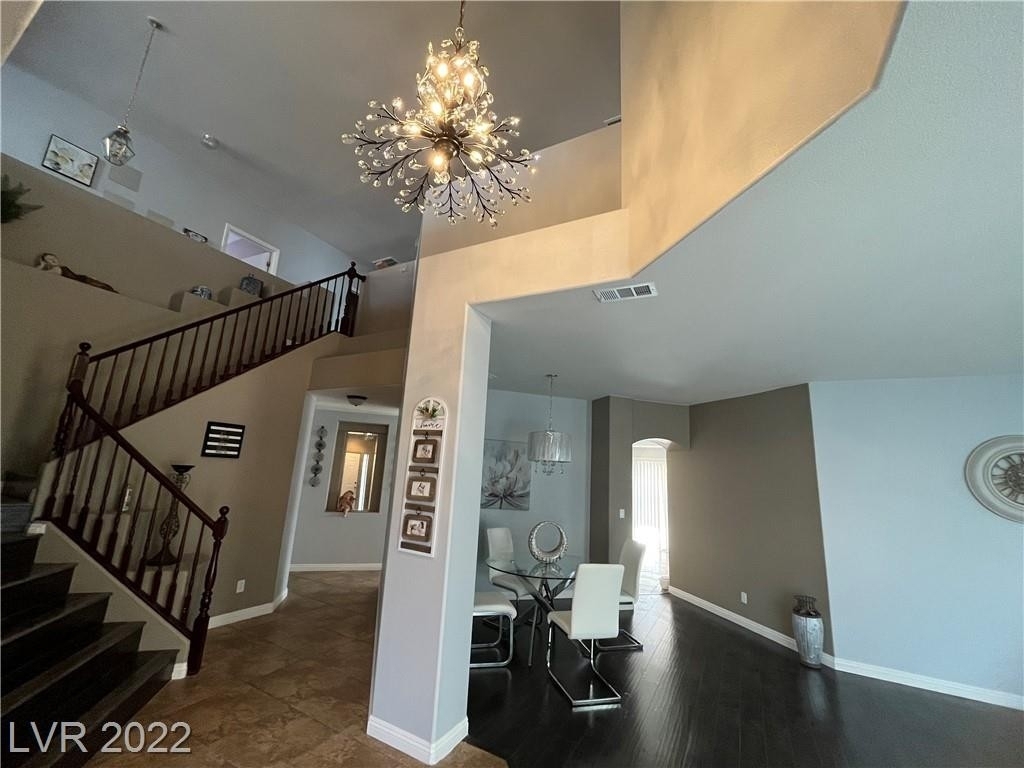 725 Heritage Cliff Avenue - Photo 2