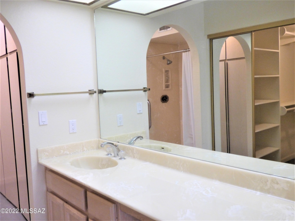 3050 N Ardmore Court - Photo 16