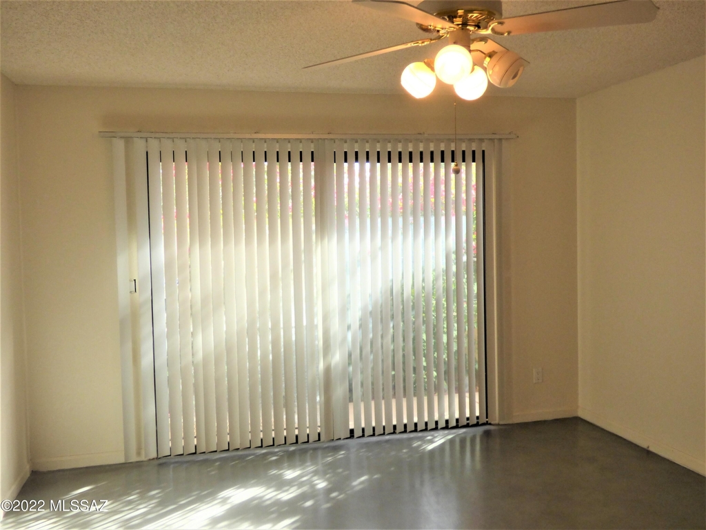 3050 N Ardmore Court - Photo 12