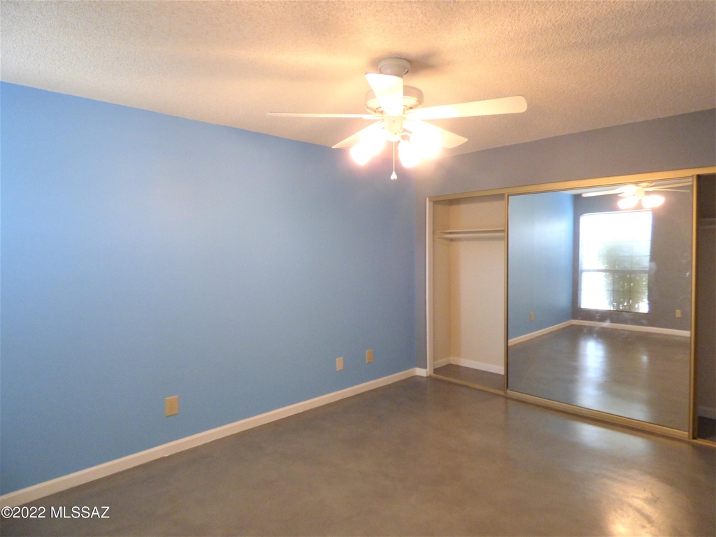 3050 N Ardmore Court - Photo 20