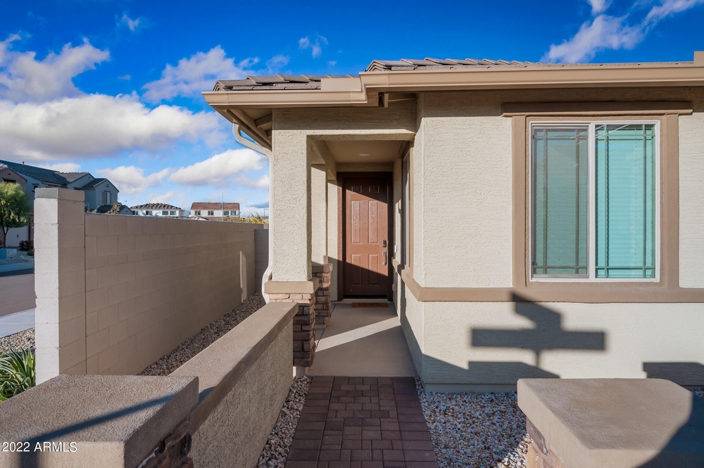 8760 W San Miguel Avenue - Photo 4