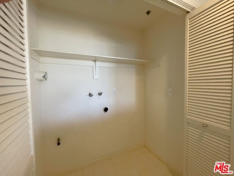 10790 Rose Ave - Photo 18