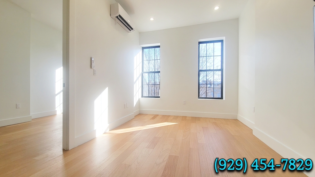 1118 Putnam Avenue - Photo 1