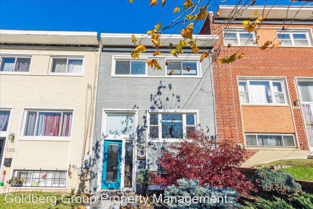 1312 W St Ne - Photo 0