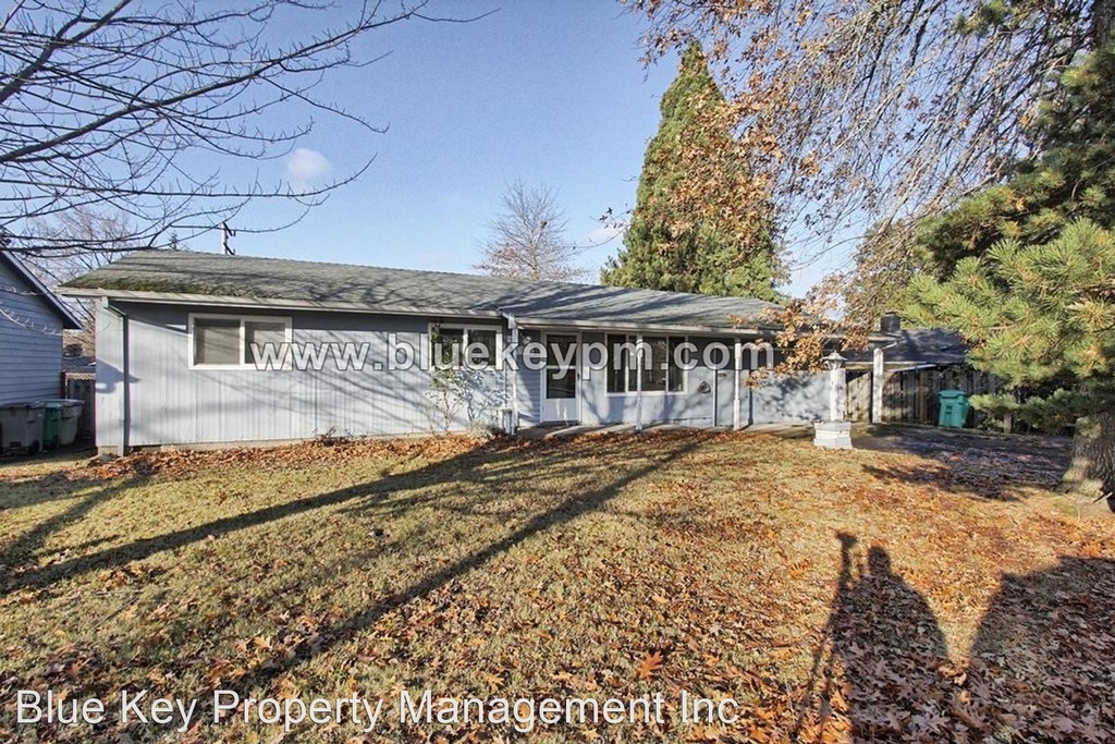 13545 Sw Parkway - Photo 1